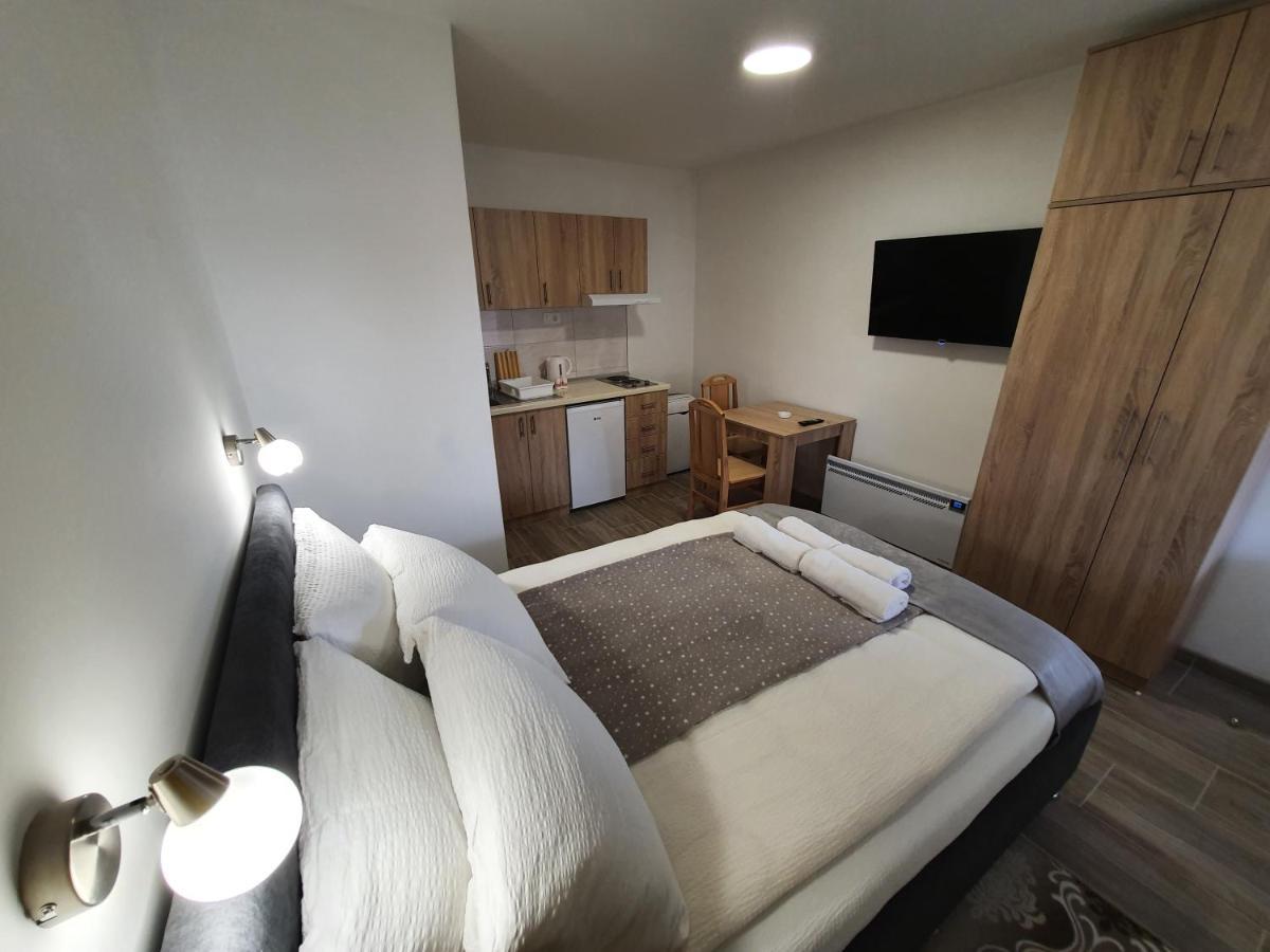 S&M Apartmani 소코 반자 외부 사진